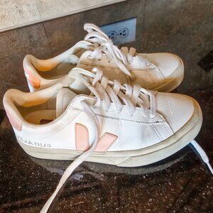 Veja size 5 shoes